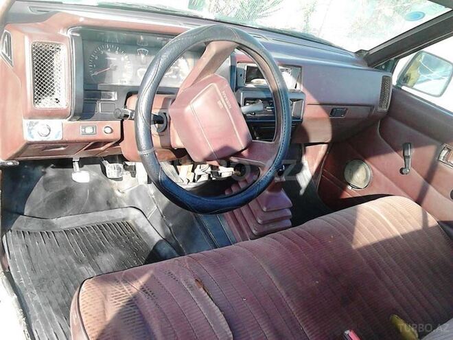 Nissan Navara 1993, 265,000 km - 3.2 л - Masallı