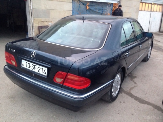 Mercedes E 230 1996, 276,000 km - 2.0 l - Sumqayıt