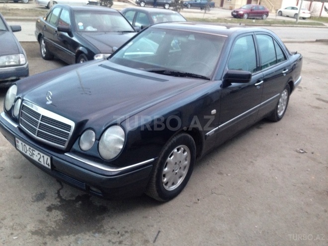 Mercedes E 230 1996, 276,000 km - 2.0 l - Sumqayıt