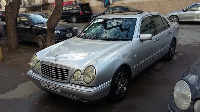 Mercedes E 240 1999, 292,000 km - 2.4 l - Bakı