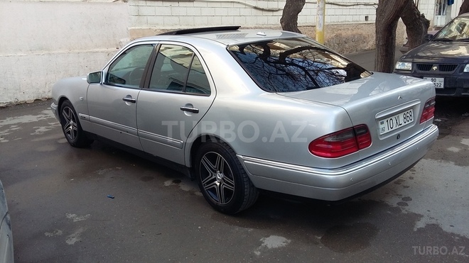 Mercedes E 240 1999, 292,000 km - 2.4 л - Bakı