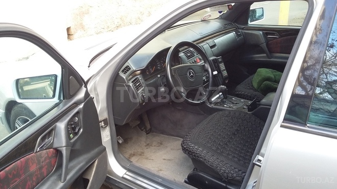 Mercedes E 240 1999, 292,000 km - 2.4 л - Bakı