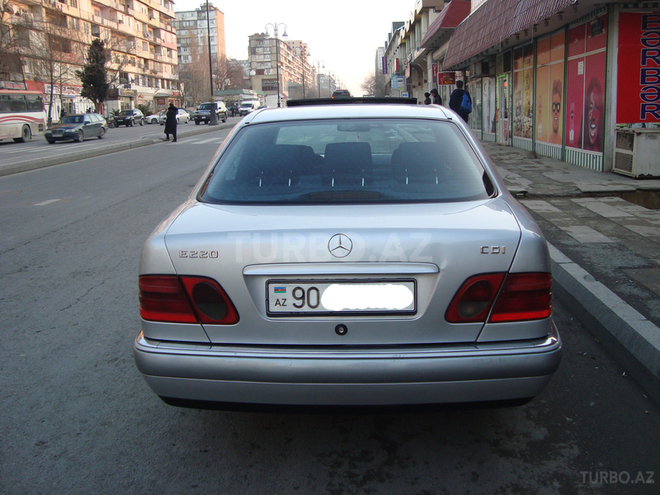 Mercedes E 220 1999, 360,000 km - 2.2 l - Bakı