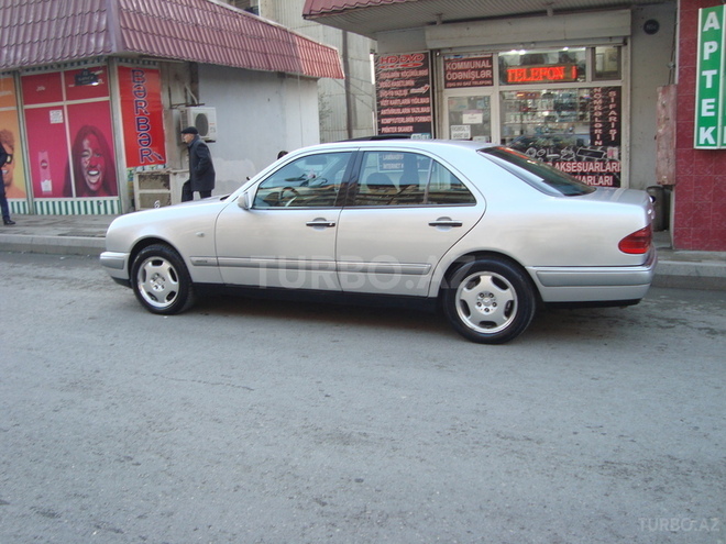 Mercedes E 220 1999, 360,000 km - 2.2 l - Bakı