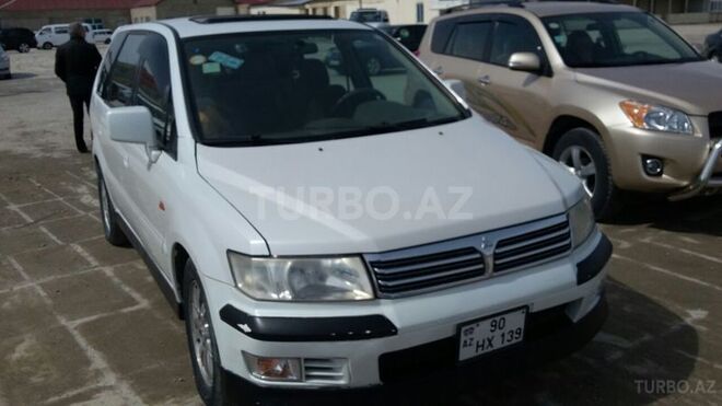 Mitsubishi Chariot 2000, 190,000 km - 2.4 л - Bakı