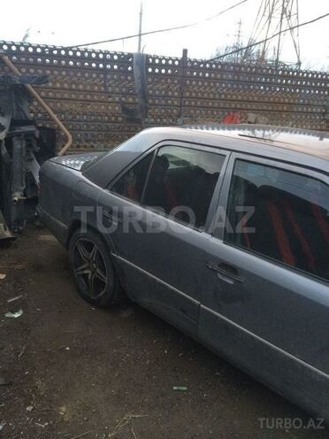 Mercedes E 230 1991, 253,000 km - 2.3 л - Sumqayıt