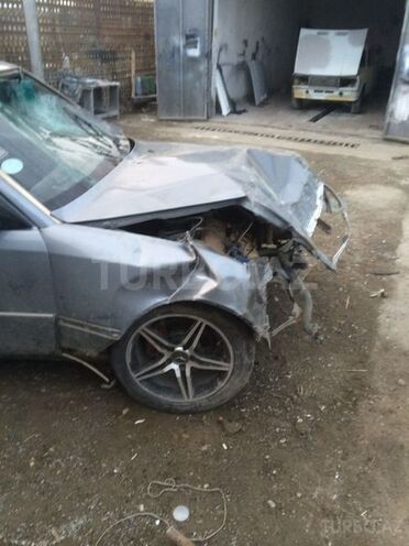 Mercedes E 230 1991, 253,000 km - 2.3 л - Sumqayıt