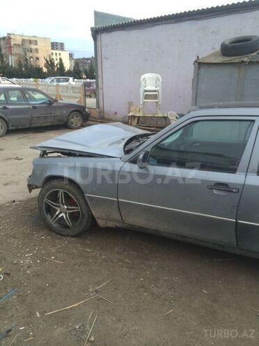 Mercedes E 230 1991, 253,000 km - 2.3 л - Sumqayıt