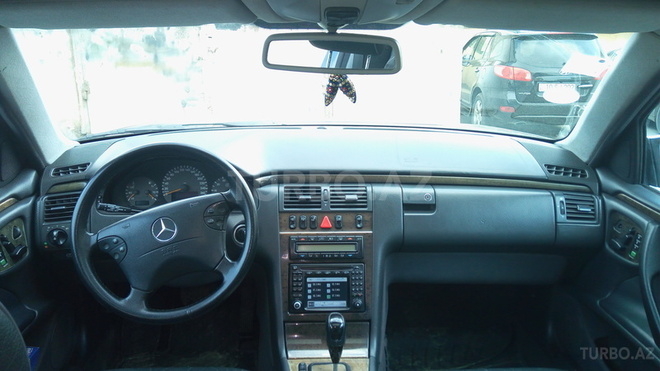 Mercedes E 320 2002, 138,144 km - 3.2 l - Bakı