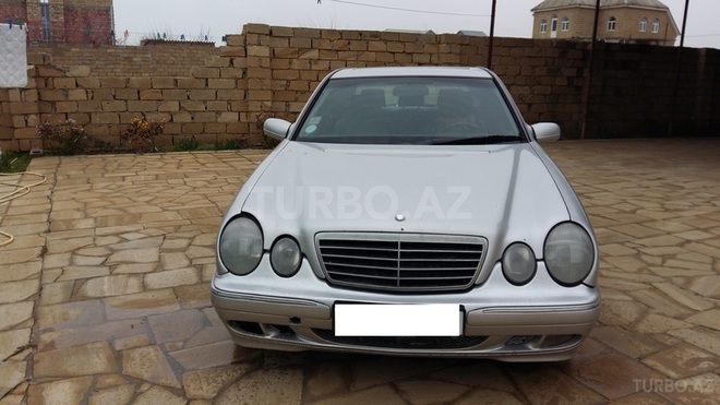 Mercedes E 220 2000, 270,000 km - 2.2 l - Bakı