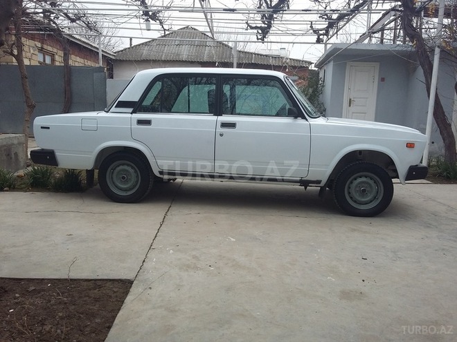 LADA (VAZ) 2107 1998, 156,000 km - 1.6 l - Salyan