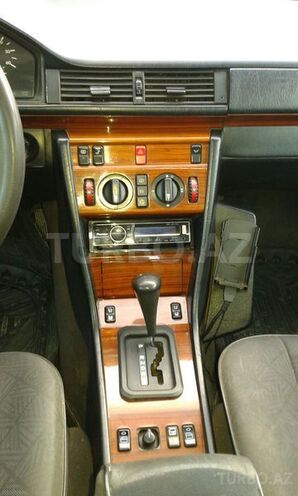 Mercedes E 300 1994, 226,142 km - 3.0 l - Gəncə