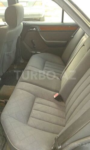 Mercedes E 300 1994, 226,142 km - 3.0 l - Gəncə