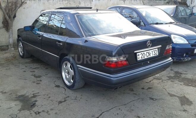 Mercedes E 300 1994, 226,142 km - 3.0 l - Gəncə