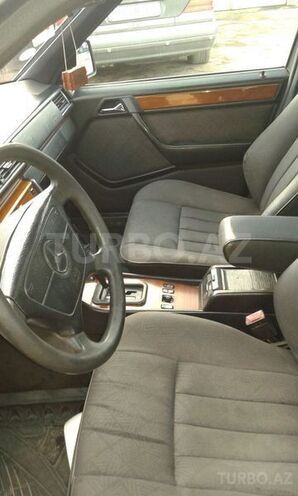 Mercedes E 300 1994, 226,142 km - 3.0 l - Gəncə