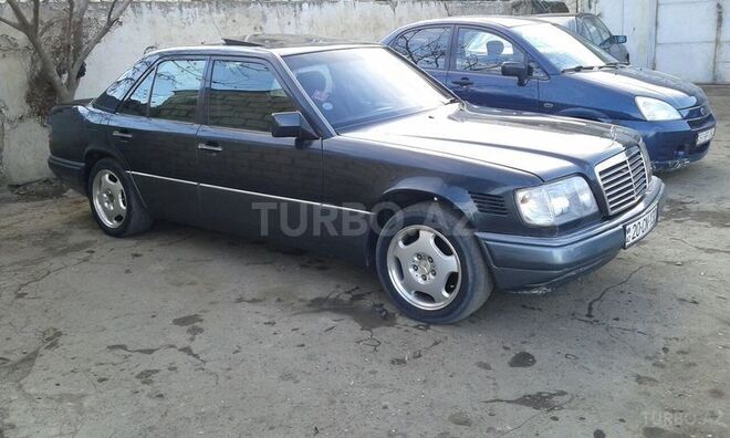 Mercedes E 300 1994, 226,142 km - 3.0 l - Gəncə