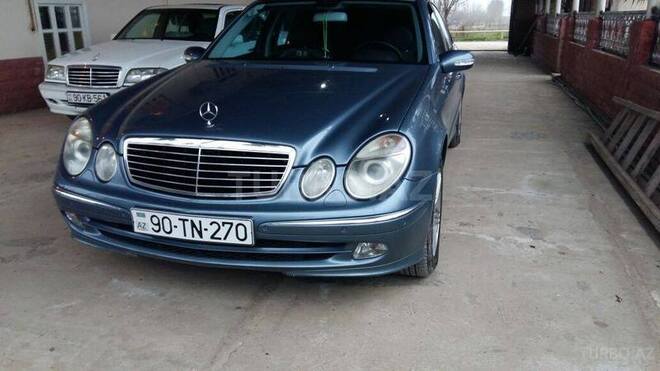 Mercedes E 270 2002, 208,000 km - 2.7 l - Bakı