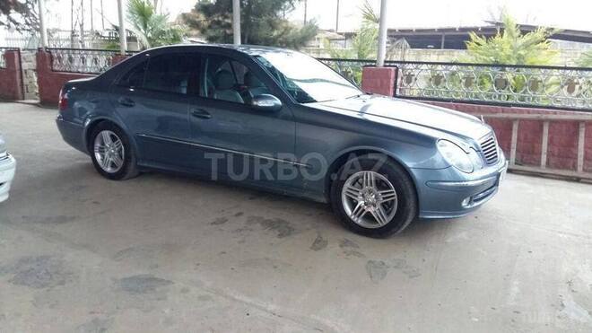 Mercedes E 270 2002, 208,000 km - 2.7 l - Bakı