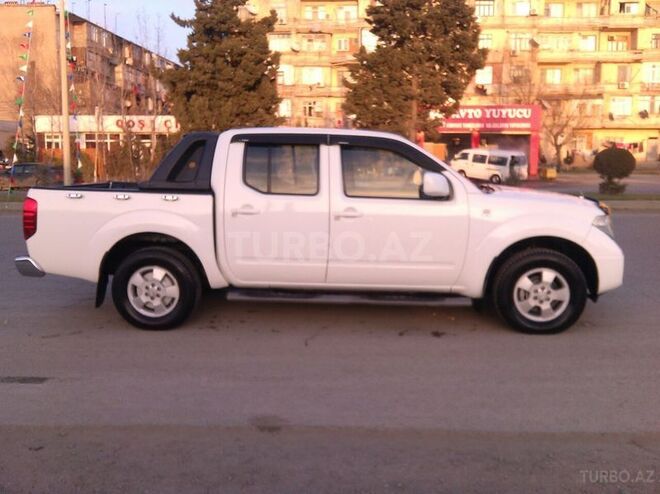 Nissan Navara 2008, 201,000 km - 2.5 l - Bakı