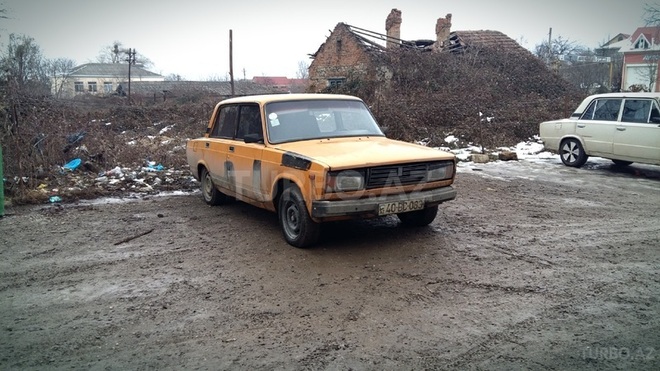 LADA (VAZ) 2107 1982, 250,000 km - 1.5 l - Qusar
