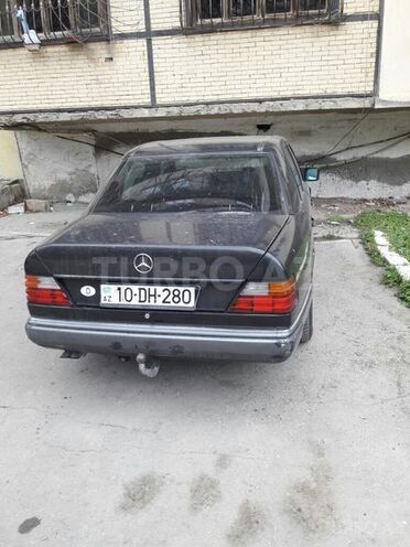 Mercedes E 280 1993, 295,000 km - 0.2 l - Bakı