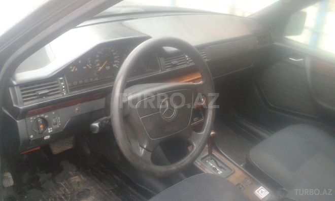 Mercedes E 280 1993, 295,000 km - 0.2 l - Bakı