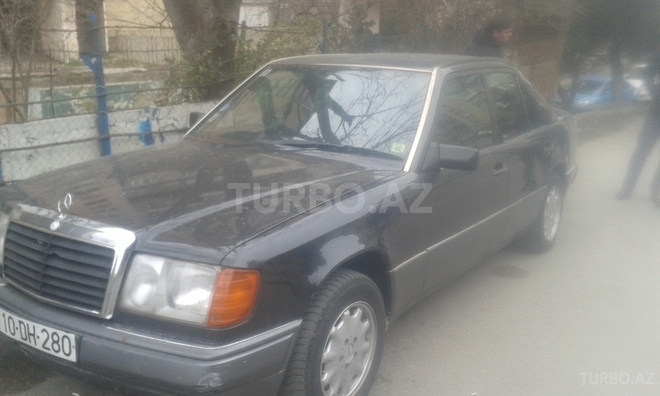 Mercedes E 280 1993, 295,000 km - 0.2 l - Bakı