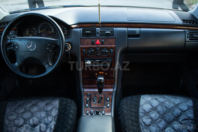 Mercedes E 200 2001, 216,711 km - 2.0 l - Bakı