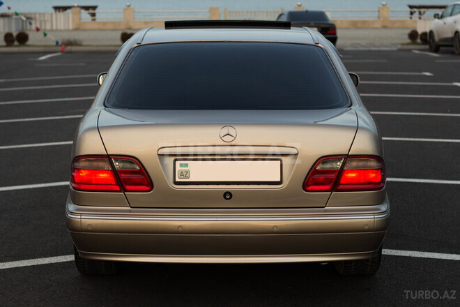 Mercedes E 200 2001, 216,711 km - 2.0 l - Bakı