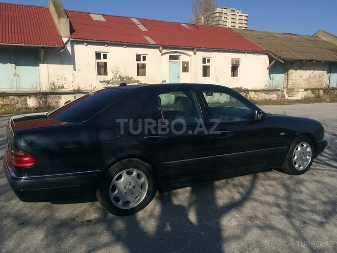 Mercedes E 240 1998, 235,000 km - 2.4 l - Bakı
