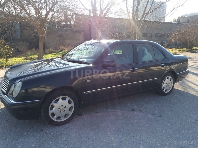 Mercedes E 240 1998, 235,000 km - 2.4 l - Bakı