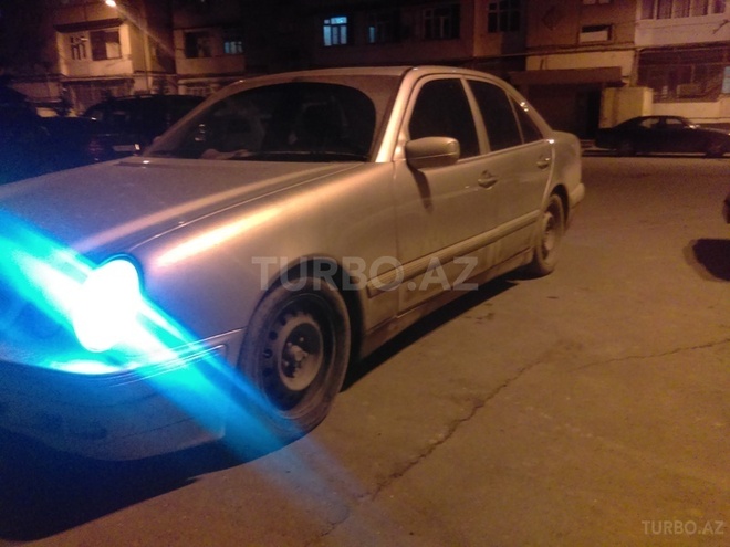 Mercedes E 200 2000, 277,743 km - 2.0 л - Bakı