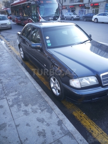 Mercedes C 200 1999, 240,000 km - 2.0 л - Bakı