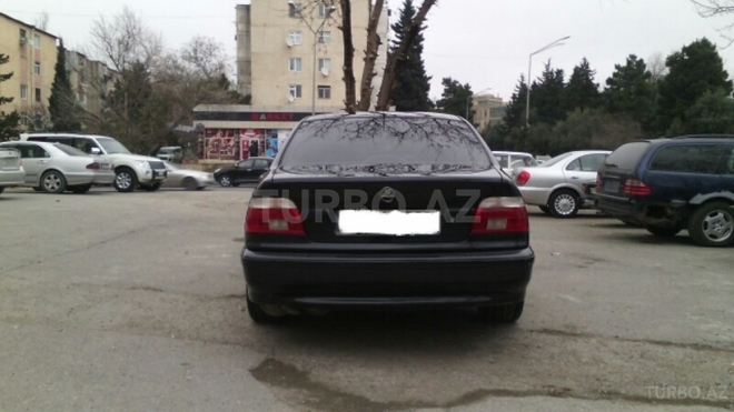 BMW 528 1998, 320,000 km - 2.8 л - Bakı