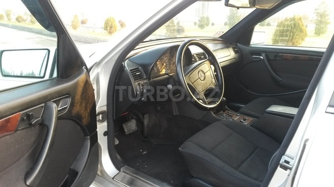 Mercedes C 240 2000, 199,800 km - 2.4 л - Kürdəmir