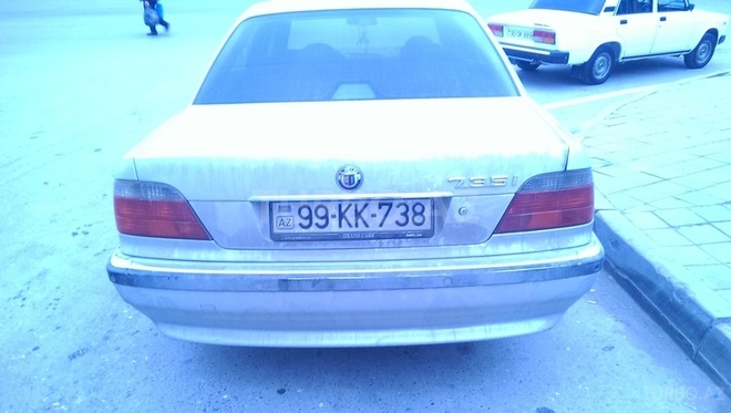 BMW 735 2001, 266,745 km - 3.5 l - Bakı