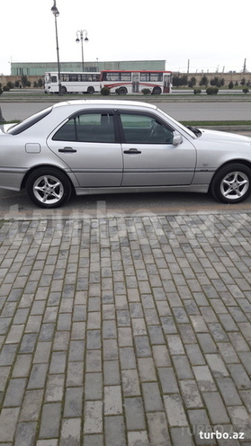 Mercedes C 180 2016, 10,000 km - 3.8 л - Cəlilabad