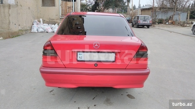 Mercedes C 180 2016, 10,000 km - 3.8 л - Cəlilabad