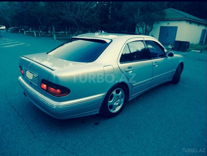 Mercedes E 320 2000, 235,000 km - 3.2 l - Sumqayıt