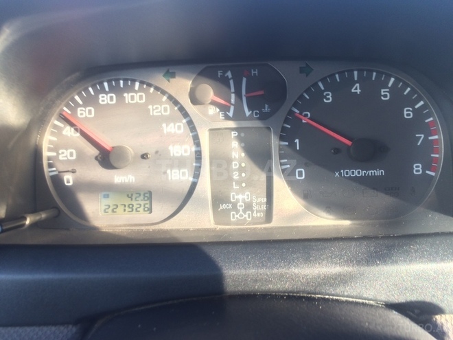 Mitsubishi Pajero io 1999, 227,926 km - 1.8 l - Bakı