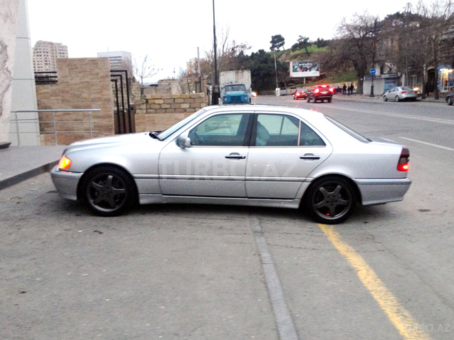 Mercedes C 230 1997, 174,000 km - 2.3 l - Bakı