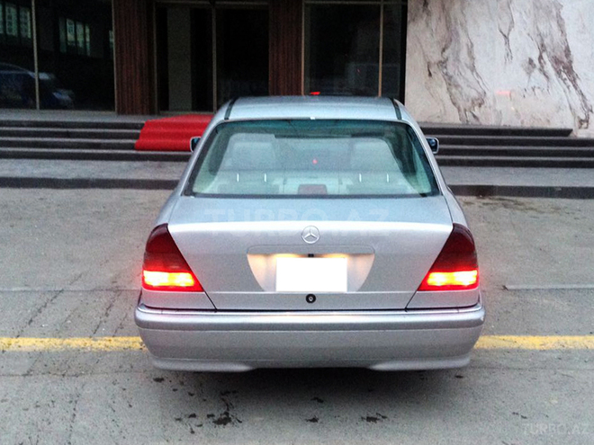 Mercedes C 230 1997, 174,000 km - 2.3 l - Bakı