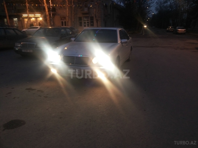 Mercedes E 240 1999, 280,000 km - 2.4 l - Mingəçevir