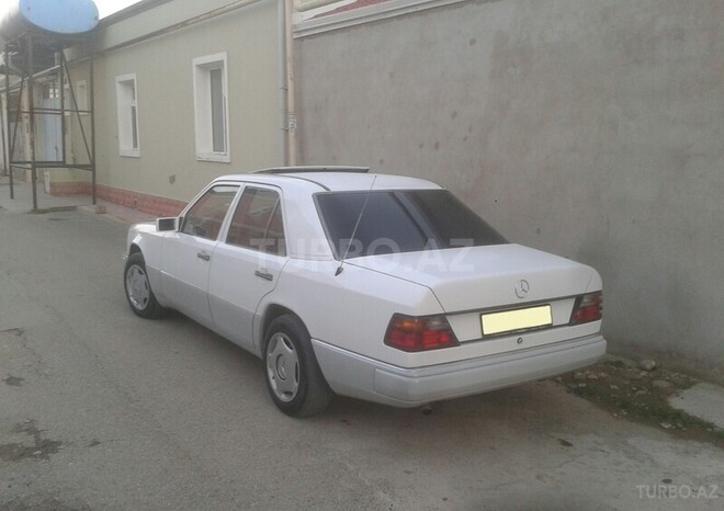 Mercedes E 250 1992, 350,000 km - 2.5 l - Bakı