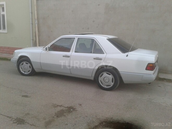 Mercedes E 250 1992, 350,000 km - 2.5 l - Bakı