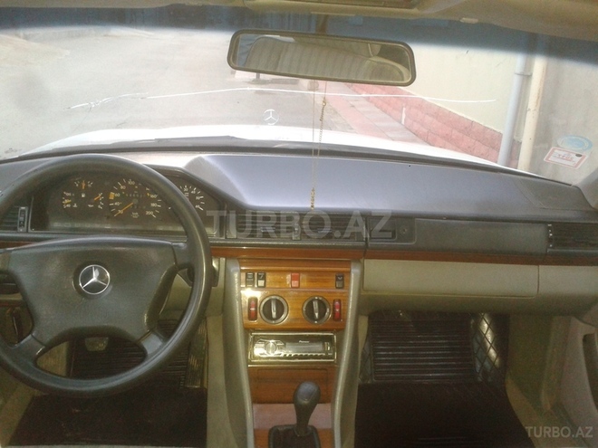 Mercedes E 250 1992, 350,000 km - 2.5 l - Bakı