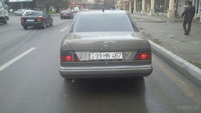 Mercedes E 250 1990, 418,700 km - 2.5 l - Bakı