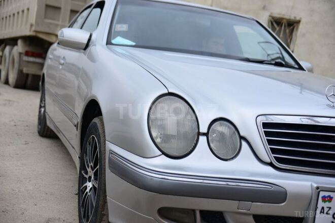 Mercedes E 320 2000, 257,000 km - 3.2 l - Bakı