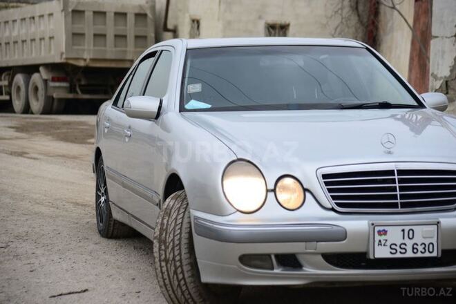 Mercedes E 320 2000, 257,000 km - 3.2 l - Bakı