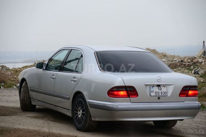 Mercedes E 320 2000, 257,000 km - 3.2 l - Bakı